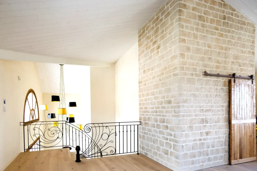 Revêtement mur intérieur fausses pierres